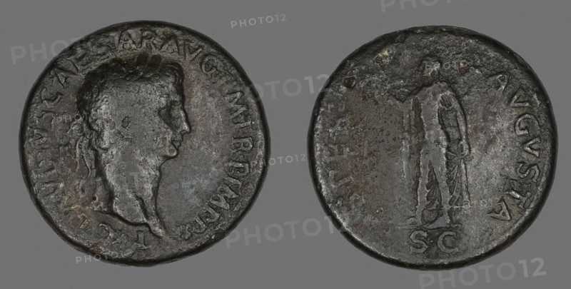 Sestertius (Coin) Portraying Emperor Claudius, AD 50/54, Roman, minted in Rome, Roman Empire, Bronze, Diam. 3.5 cm, 28.97 g