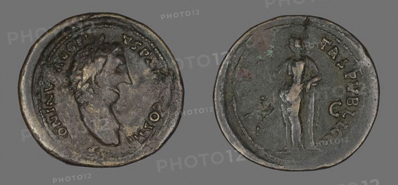 Sestertius (Coin) Portraying Emperor Antoninus Pius, AD 140/143, Roman, minted in Rome, Roman Empire, Bronze, Diam. 3.7 cm, 23.03 g