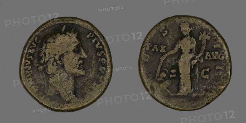 Sestertius (Coin) Portraying Emperor Antoninus Pius, AD 141/161, Roman, minted in Rome, Roman Empire, Bronze, Diam. 3.2 cm, 22.52 g