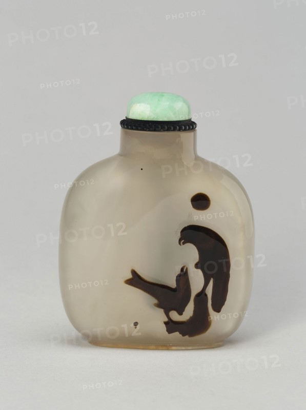 Snuff Bottle with Two Hawks on Rockwork, Qing dynasty (1644–1911), 1800–1900, China, Shadow agate with carved decoration, 7.5 × 6.4 × 2.5 cm (2 15/16 × 2 1/2 × 1 in.)