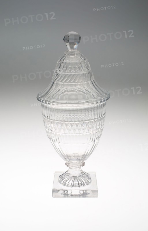 Covered Urn, 1810/30, England, Glass, 29.2 × 11.8 cm (11 1/2 × 4 5/8 in.)