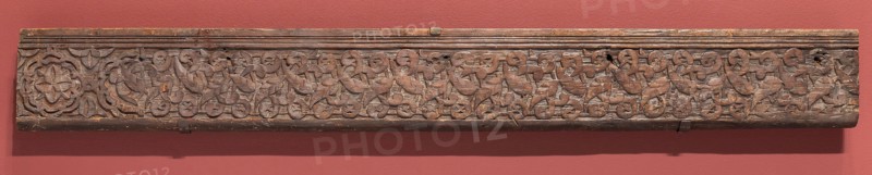 Fragment of an architectural molding, Marinid dynasty (1244–1465), 14th century, Morocco, Morocco, Wood with relief carving, 19.2 x 156.3 x 4.4 cm (7 9/16 x 61 1/2 x 1 11/16 in.)