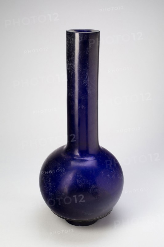 Large Blue Glass Bottle Vase, Qing dynasty (1644–1911), 19th century, China, Japan, Glass, H. 44.9 cm (17 11/16 in.), diam. 20.3 cm (8 in.)