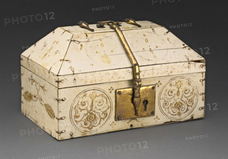 Casket, 12th century, Italian, Sicily, Sicily, Ivory, brass, tempera, and gold leaf, 9.5 × 15.9 × 9.7 cm (3 3/4 × 6 1/4 × 3 13/16 in.)