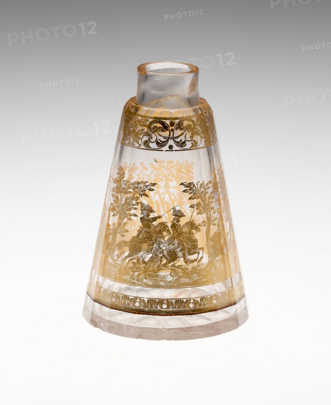 Flask, c. 1730, Bohemia, Czech Republic, Bohemia, Glass with engraved gold leaf decoration, 11.9 × 7 cm (4 11/16 × 2 3/4 in.)