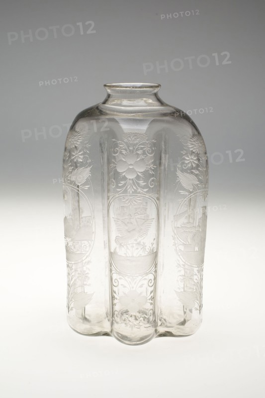 Spirit Flask, c. 1650, Workshop of Georg Schwanhardt (German, active mid-17th century), Germany, Nuremberg, Nuremberg, Glass with engraved decoration, 20 × 11.4 cm (7 7/8 × 4 1/2 in.)