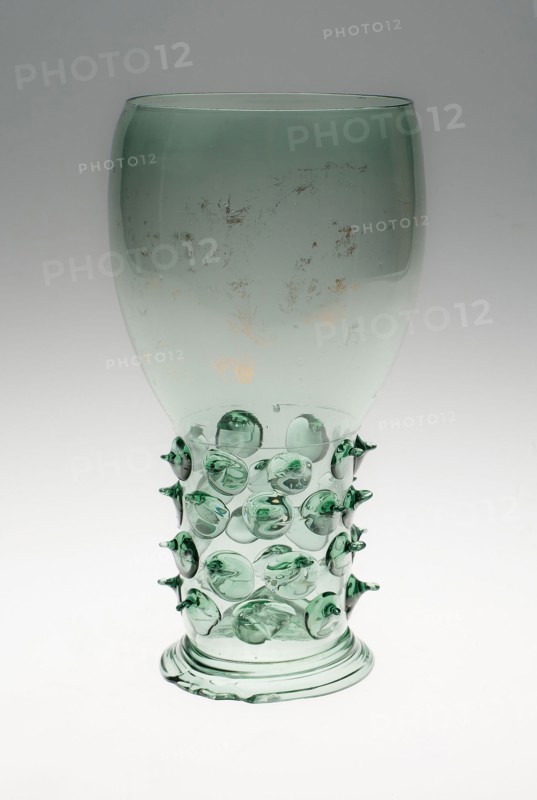Prunted Beaker (Roemer), c. 1610, Dutch, Flemish, or German (Rhenish), Netherlands, Green glass, gilding, H. 22.5 × 12.4 cm (8 7/8  4 7/8 in.)