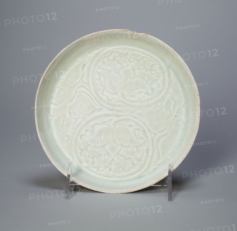 Dish with Peonies and Leaves, Song dynasty (960–1279), China, Qingbai ware, stoneware with underglaze carved and incised decoration, H. 1.9 cm (3/4 in.), diam. 16.0 cm (6 5/16 in.)