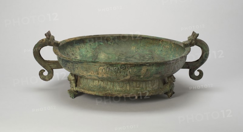 Basin, Western Zhou dynasty ( 1046–771 BC ), 9th/7th century B.C., China, Bronze, H. 13.7 cm (5 1/2 in.), diam. 41.8 cm (16 1/2 in.)