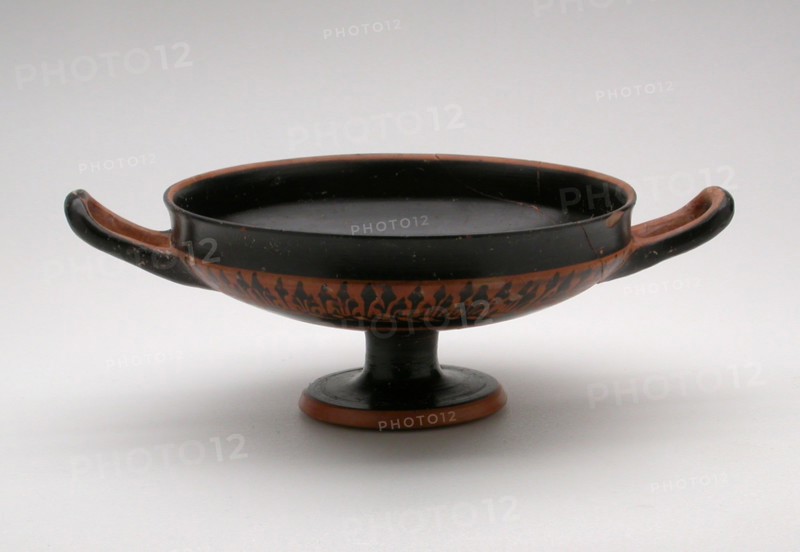 Kylix (Drinking Cup), about 520/500 BC, Greek, Athens, Athens, terracotta, decorated in the black-figure technique, 7 × 20 × 13.9 cm (2 3/4 × 7 7/8 × 5 1/2 in.)