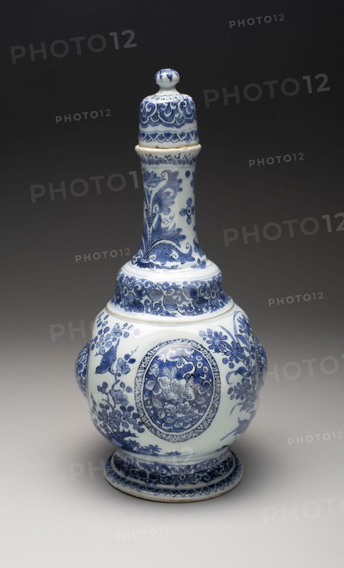 Bottle, 1674, De Grieksche A (The Greek A) Factory, Delft, Netherlands, 1658-1722, Samuel van Eenhoorn, Dutch, 1655-1686/87, Delft, Tin-glazed earthenware (Delftware), 31.4 × 15.2 cm (12 3/8 × 6 in.)