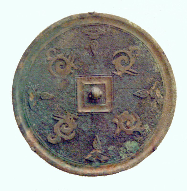 Mirror with Stylized Phoenixes and Petal Loenges, Eastern Zhou dynasty, Warring States period or early Western Han dynasty, 3rd/2nd century B.C., China, Bronze with parcel gilding, Diam. 10.4 cm (4 1/8 in.), Thickness: 2 mm (3/32 in.)
