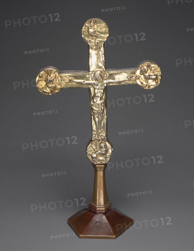 Altar Cross, c. 1325, foot: 15th century, German, probably Brunswick (Braunschweig), Brunswick, Silver gilt over a wooden core, foot: copper gilt, H: 19.7 cm (7 3/4 in.)