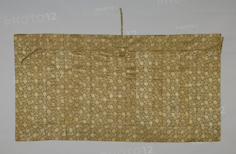 Kesa, 18th century, Edo period (1615–1868), Japan, Silk and gilt-paper strip, twill and satin weaves with supplementary patterning wefts, 205.9 x 107.4 cm   (81 x 42 1/4 in.)