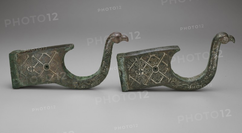 Bow Support for a Crossbow, Eastern Zhou dynasty, Warring States period (480–221 B.C.), c. 4th century B.C., China, Bronze inlaid with strand silver, 19.3 × 8.4 × 3.0 cm (7 1/2 × 3 1/4 × 1 1/8 in.)
