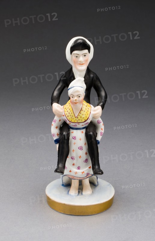Dr. Syntax and the Old Woman, early 19th century, England, Soft-paste porcelain, polychrome enamels and gilding, 17.5 × 7.9 × 6 cm (6 7/8 × 3 1/8 × 2 3/8 in.)