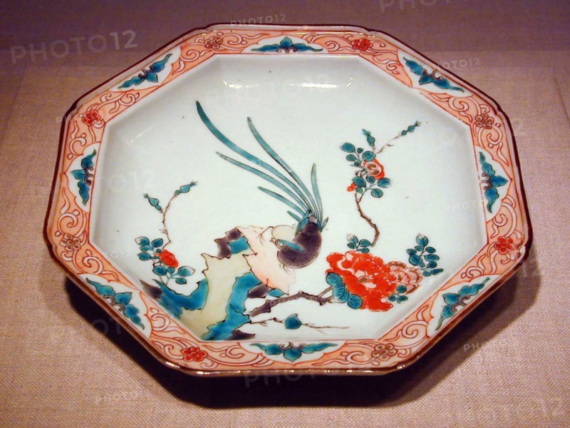Arita-ware Kakiemon Octagonal Dish, 19th–early 20th century, Japan, Porcelain with enamel decoration, 4.9 x 22.2 cm