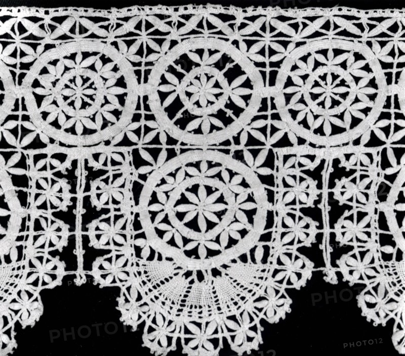 Five Borders, 1620/40, Italy, Genoa, Italy, Linen, bobbin straight lace, a: 11.8 x 93.8 cm (4 5/8 x 37 in.)