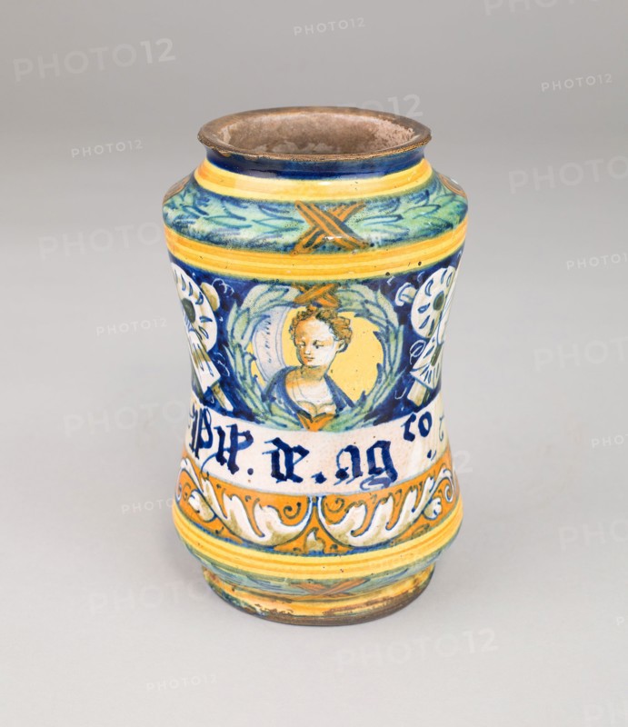 Albarello, c. 1550, Italian, Faenza?, Urbania, Tin-glazed earthenware (maiolica), H: 15.6 cm (6 1/8 in.)