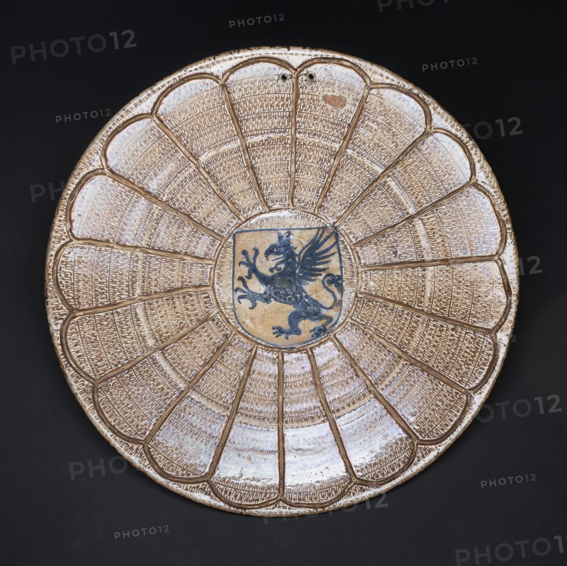 Hispano-Moresque Lusterware Plate with Griffin, 1475/1500, Spanish, Valencia (probably Manises), Valencia, Tin-glazed earthenware with copper luster, Diameter: 44.8 cm (17 5/8 in.)