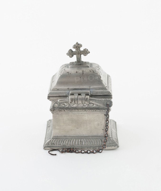 Chrismatory, c. 1760, Paris, France, Paris, Pewter, 10.2 x 5.4 x 6.4 cm (4 x 2 1/8 x 2 1/2 in.)