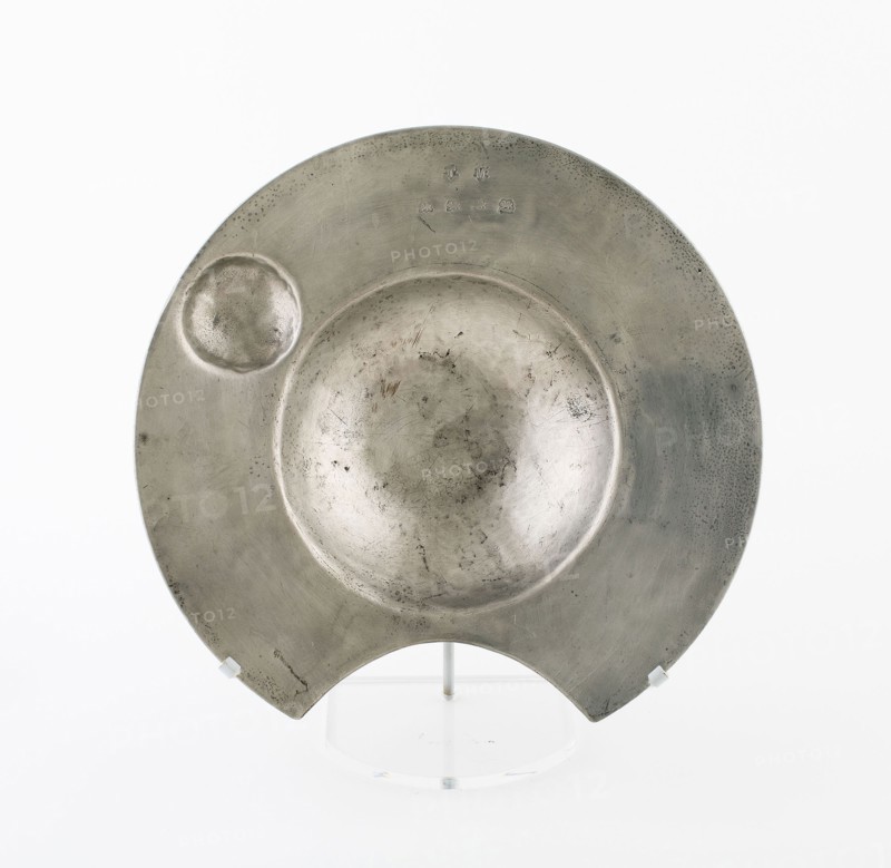 Barber’s Bowl, c. 1680, William Allen, English, active 1674-1695, England, London, Pewter, 4.5 x 24.1 cm (1 3/4 x 9 1/2 in.)