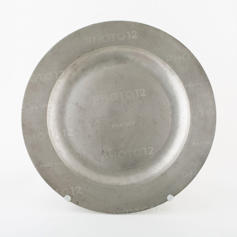 Charger, 1820/40, Samuel Woods, Irish, active 1820-1840, Ireland, Waterford, Pewter, 42.6 x 3.2 cm (16 3/4 x 1 1/4 in.)