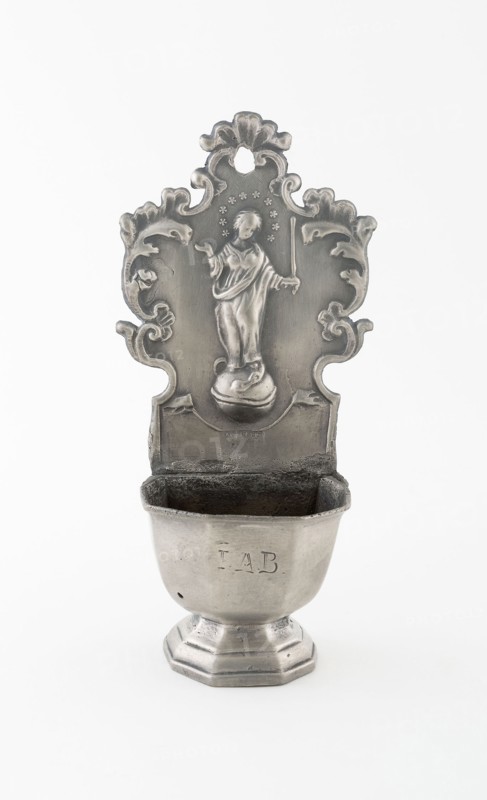 Holy Water Stoup (Bénitier), 18th century, Possibly Austria-Hungary, Austro-Hungarian Empire, Pewter, 19.1 × 8.9 × 5.7 cm (7 1/2 × 3 1/2 × 2 1/4 in.)
