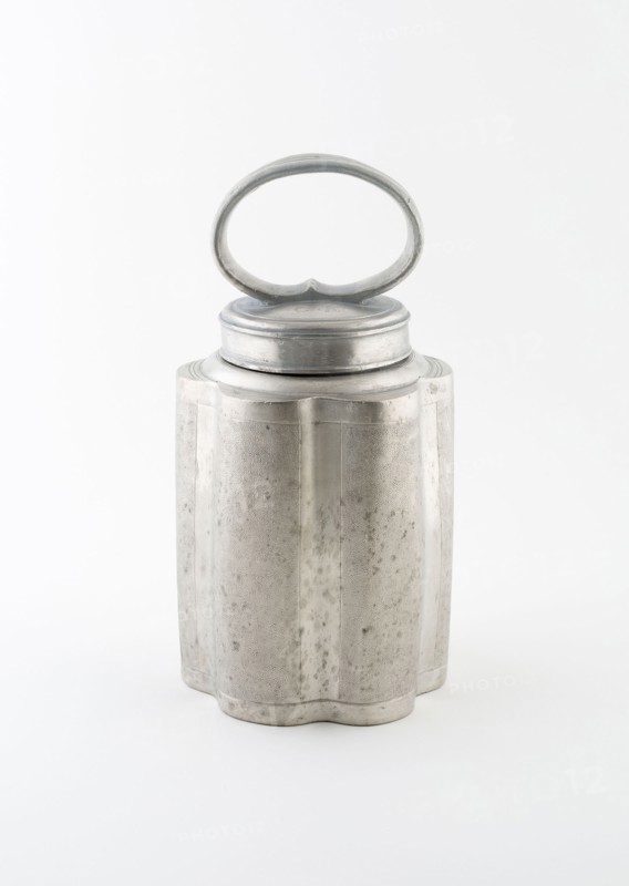 Wine Can, c. 1760, Johann Georg Teufel, German, active 1756-1782, Germany, München, Pewter, 27.9 x 14 cm (11 x 5 1/2 in.)