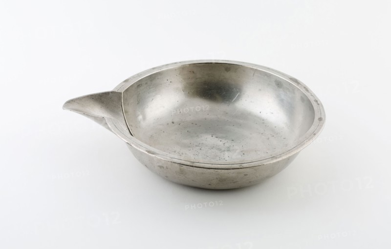 Basin with Spout, c. 1750, England, Pewter, 6.4 × 25.4 × 31.1 cm (2 1/2 × 10 × 12 1/4 in. with spout)