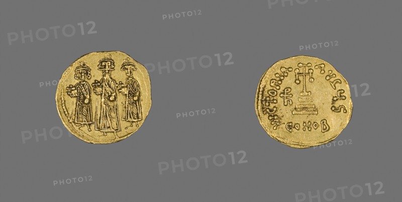 Solidus (Coin) of Heraclius, 638/641, Byzantine, minted in Constantinople (now Istanbul), Byzantine Empire, Gold, Diam. 2 cm, 4.49 g