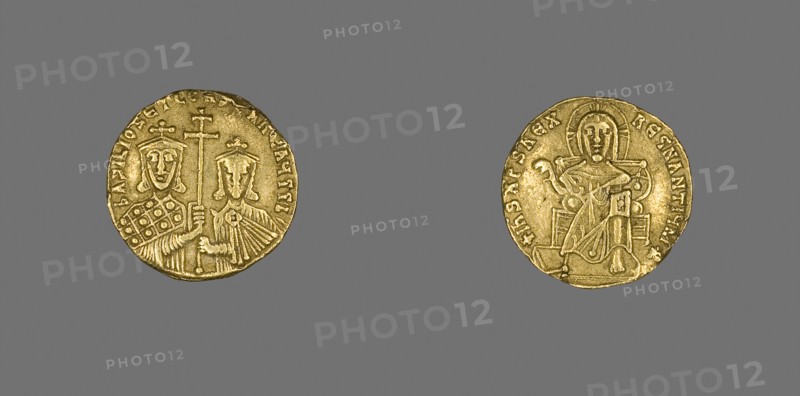 Solidus (Coin) of Basil I with Christ Enthroned, AD 868–870, Byzantine, minted in Constantinople, Byzantine Empire, Gold, Diam. 2 cm, 4.37 g