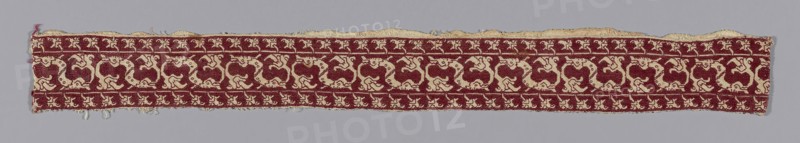 Border, 17th century, Spain, Linen, plain weave, embroidered with silk floss, in back and long-armed cross stitches, 8.1 x 65.3 cm (3 1/4 x 25 5/8 in.)