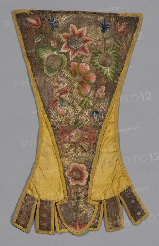 Stomacher, 17th century, England, Silk, weft-faced plain weave, embroidered with silk and metal threads in couched, satin and outline stitches, 35.4 × 21.5 cm (13 7/8 × 8 1/2 in.)