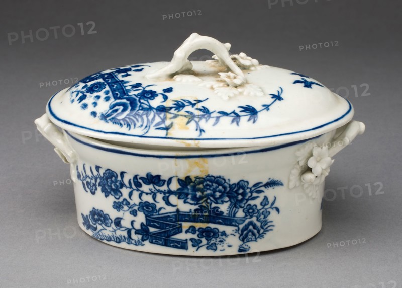 Butter Tub, c. 1760, Worcester Porcelain Factory, Worcester, England, founded 1751, Worcester, Soft-paste porcelain with underglaze blue decoration, 8.9 x 13.7 x 9.8 cm (3 1/2 x 5 3/8 x 3 7/8 in.)