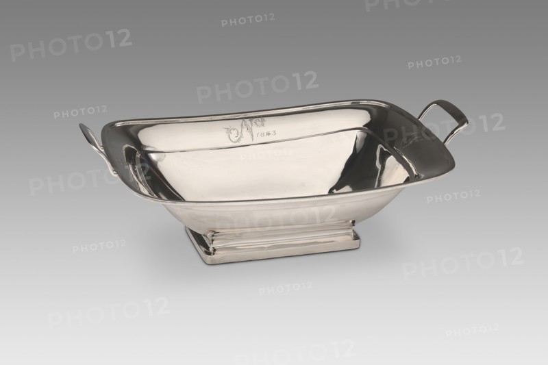 Cake or Bread Basket, 1800/18, Samuel Richards Jr., American, active 1793–1818, Philadelphia, Philadelphia, Silver, 12.1 × 24.1 × 35 cm (4 3/4 × 9 1/2 × 13 3/4 in.)