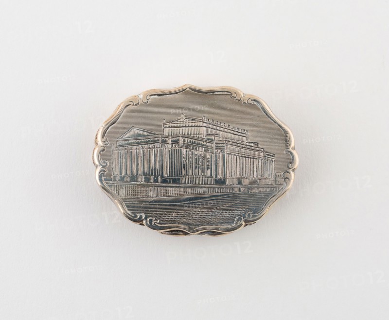 Vinaigrette with View of St. George’s Hall, Liverpool, c. 1847, Marked DP, Birmingham, England, Birmingham, Silver and silver gilt, 4.1 × 3.2 cm (1 5/8 × 1 1/4 in.)