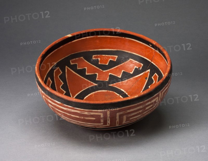 Polychrome Bowl with Geometric Star Motif on Interior and Interloking Scroll on Exterio, A.D. 1300/1400, Cibola, Four Mile Polychrome, Cibola region, east-central Arizona, United States, Arizona, Ceramic and pigment, Diam. 21.6 cm (8 1/2 in.)