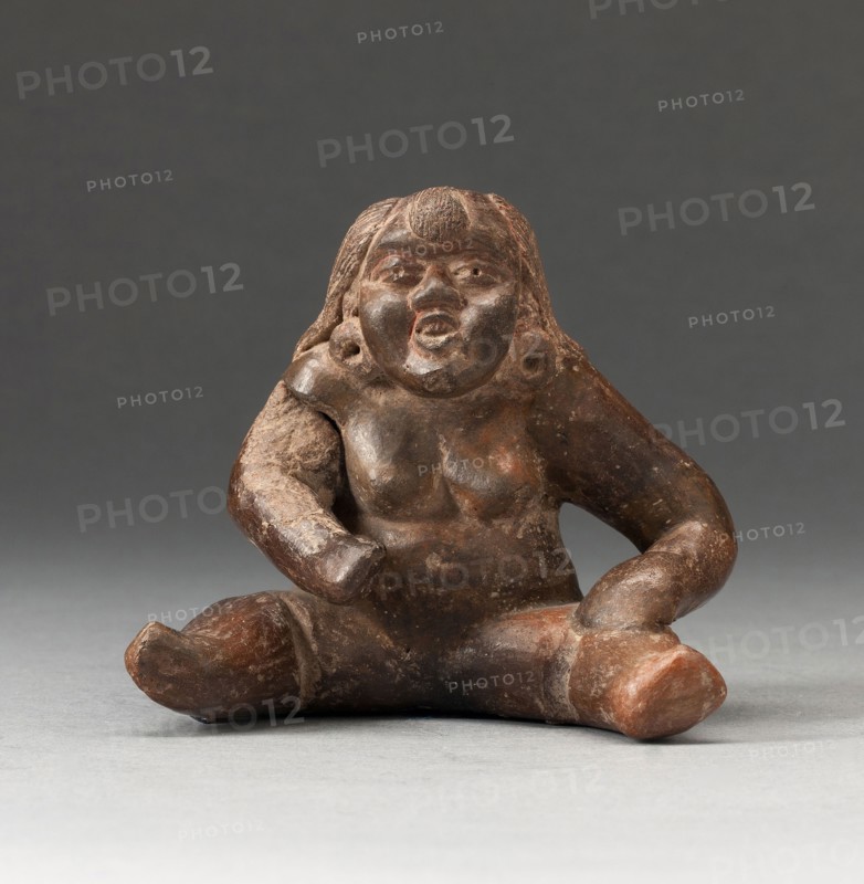Seated Female Figure, 800/400 B.C., Olmec, Gulf Coast, Mexico, México, Ceramic and pigment with cinnabar, H. 8.7 cm (3 7/16 in.)