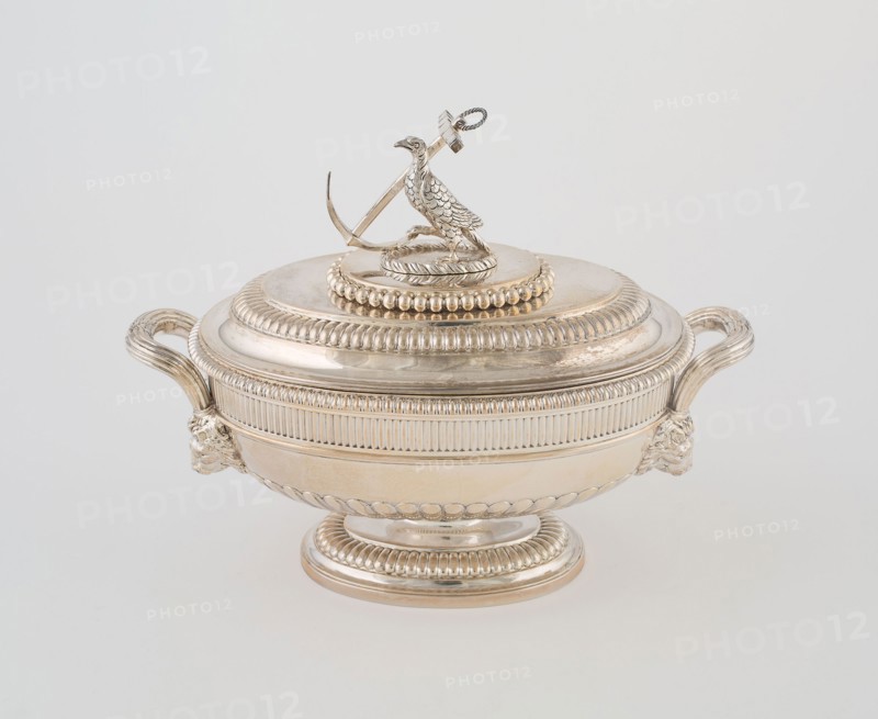 Sauce Tureen and Cover from the Hood Service, 1807/08, Paul Storr, English, 1771-1844, London, England, Sterling silver, 17.8 × 22.9 × 13 cm (7 × 9 × 5 1/8 in.)