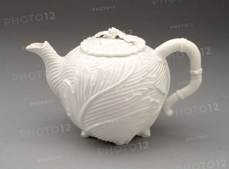 Teapot, 1747/49, Chelsea Porcelain Manufactory, London, England, c. 1745-1784, Chelsea, Soft-paste porcelain, 5.6 × 10 × 10.2 cm (6 1/8 × 3 15/16 × 4 in.)