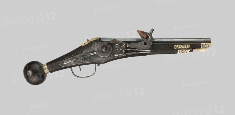 Wheellock Puffer (Pistol) for the Mounted Bodyguard of the Elector of Saxony, 1591, Abraham Dressler, (German, active 1572-90), Dresden, Dresden, Steel, cherrywood, and staghorn, L. 54.6 cm (21 1/2 in.)