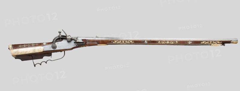 Baltic Snaplock Rifle, 1610/50, Polish and Swedish, Poland, Steel, brass, iron, wood, horn, and mother-of-pearl, L. 112 cm (44 1/8 in.)