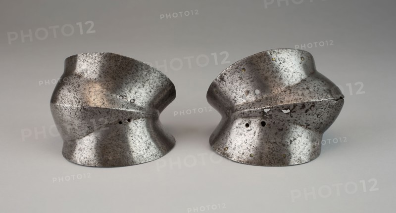 Cowter for the Left(?) Elbow from a Splint Rerebrace, c. 1500, Spanish, Spain, Steel, H 9.53 cm (3 3/4 in.), W 12.7 cm (5 in.), D 15.24 cm (6 in.)