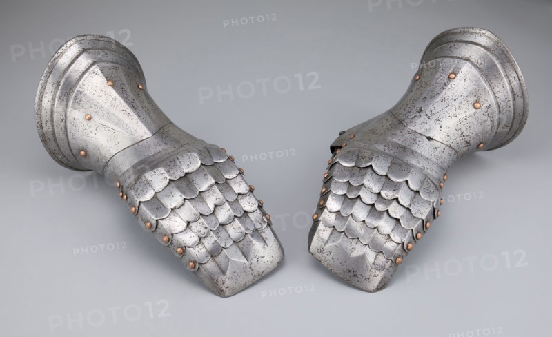 Pair of Mitten Gauntlets, c. 1500/20, Flemish or Spanish, Flanders, Steel, leather, and copper alloy, L. 31.8 cm (12 1/2 in.)