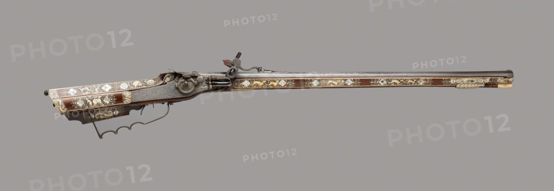 Wheellock Rifle, 1625/50, East German of Polish (Silesia, possibly Teschen), Germany, Steel, fruitwood, staghorn, mother-of-pearl, L. 106.7 cm (42 in.)