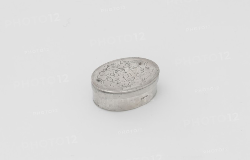 Patch Box, 1721/25, John Dixwell, American, 1680–1725, Boston, Boston, Silver, 1.2 × 3.7 × 2.5 cm (1/2 × 1 5/16 × 1 in.), 8.8 g