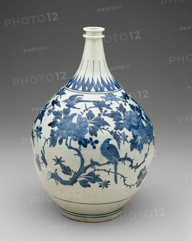 Arita-Ware Apothecary Bottle, 1670/80, Japan, Porcelain with underglaze blue decoration, 47.3 x 31.2 cm (18 5/8 x 12 1/4 in.)