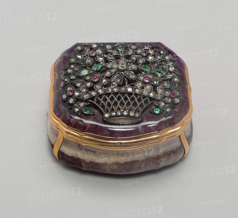 Snuff Box, 1800/1900, Probably England, England, Amethyst, gold, rose diamond, ruby, and emerald, 4.5 × 7 × 5.9 cm (1 3/4 × 2 3/4 × 2 5/16 in.)