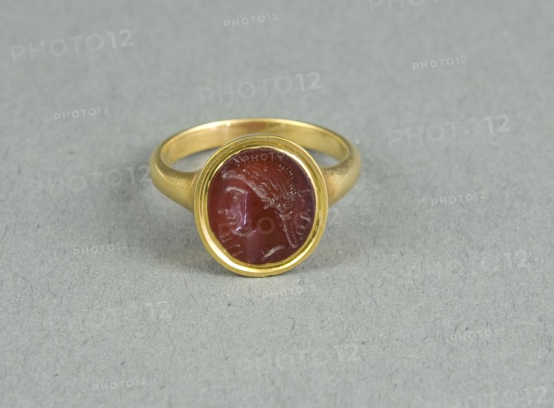 Finger Ring with Intaglio Depicting the Head of a Woman, 1st century AD?, Roman, Rome, Sardonyx or carnelian, gold, Ring: W. 1.9 cm (3/4 in.), diam. 1.9 cm (3/4 in.)
